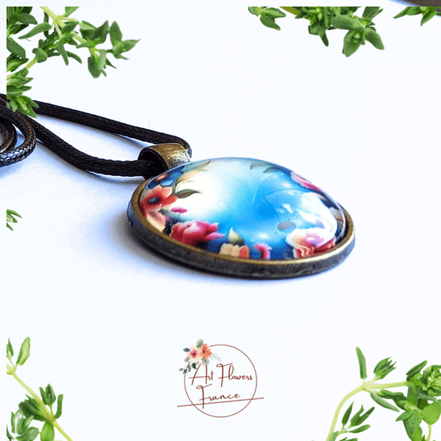 Collier illustré - Guirlande de fleurs