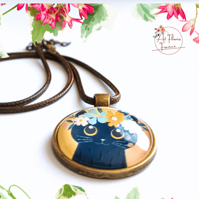 Collier illustré - Chaton avec des fleurs