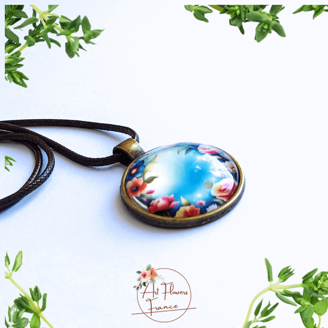 Collier illustré - Guirlande de fleurs
