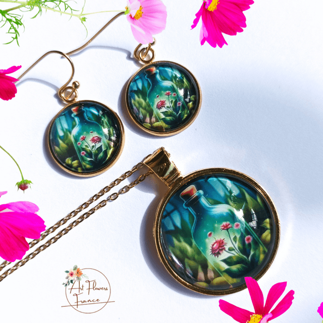 Collier illustré - Petite bouteille avec des fleurs